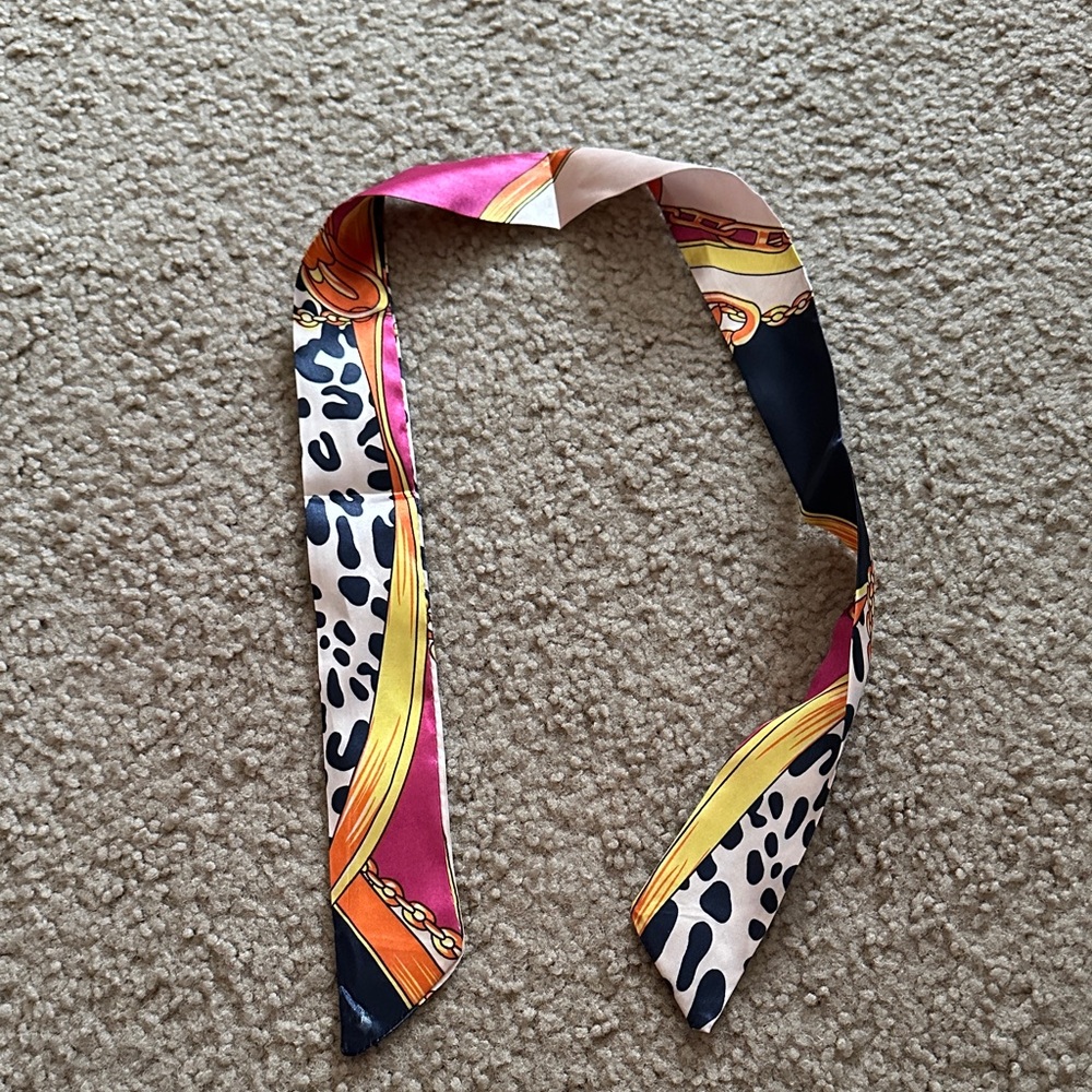 Multicolor Patterned Purse Scarf - Picture 2 of 3